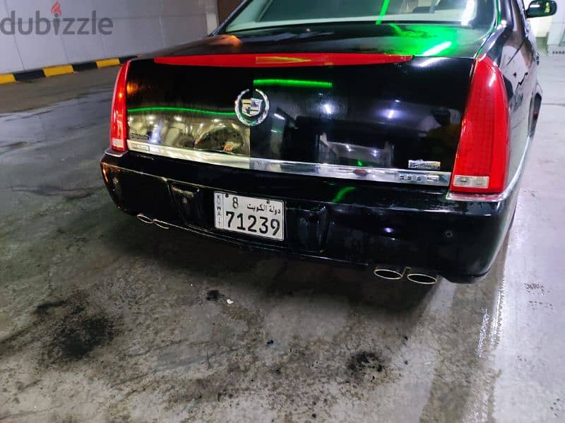 Cadillac DTS V8 2