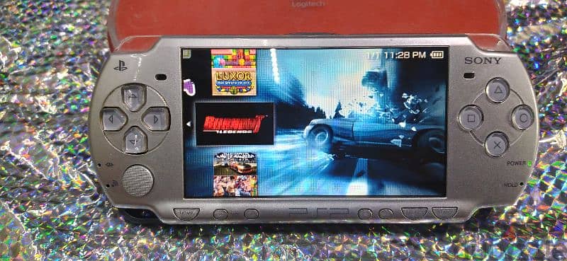 SONY PSP SLIM P2000 GRAY8gb 6