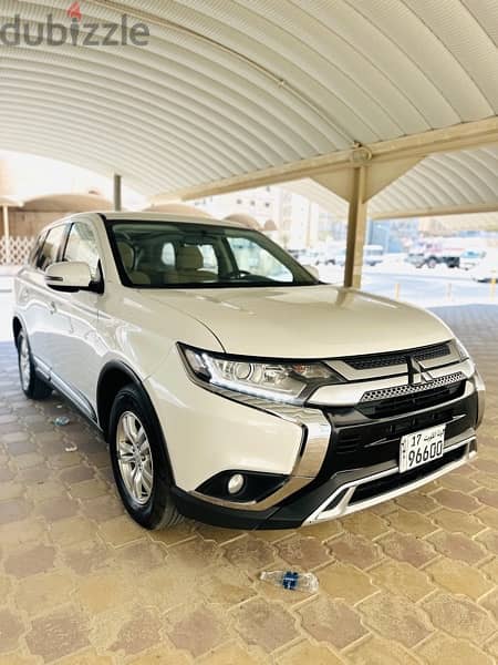 Mitsubishi Outlander 2020 1