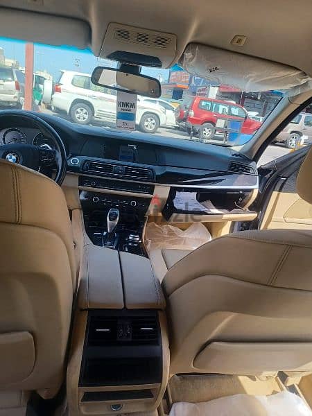 BMW 5-Series 2011 6