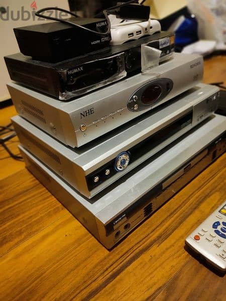 DVD KARAOKE, SATELLITE RECEIVER 4,SONY SPEAKER 3