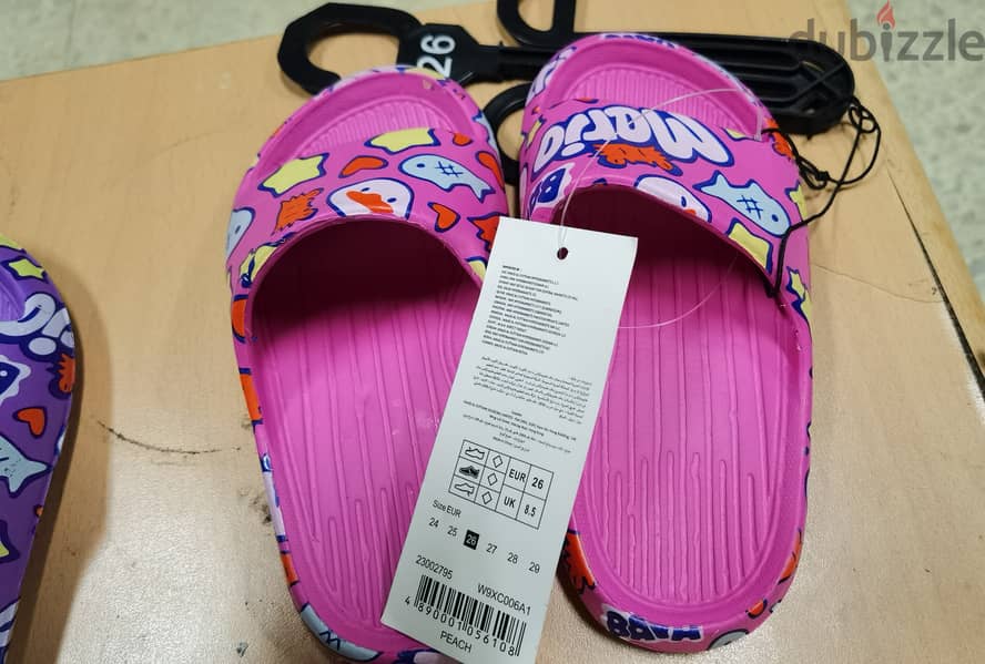 brand new slippers 7kd take all 3