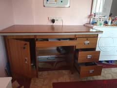 عدد ٢ مكتب استعمال خفيف 2 desk good condition 0