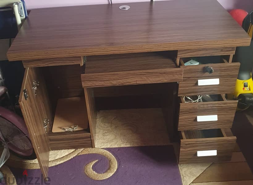 عدد ٢ مكتب استعمال خفيف 2 desk good condition 2