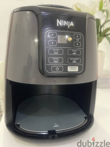 AIR FRYER 3.8L NEW, VERY CLEAN WITH BOX KD20 7