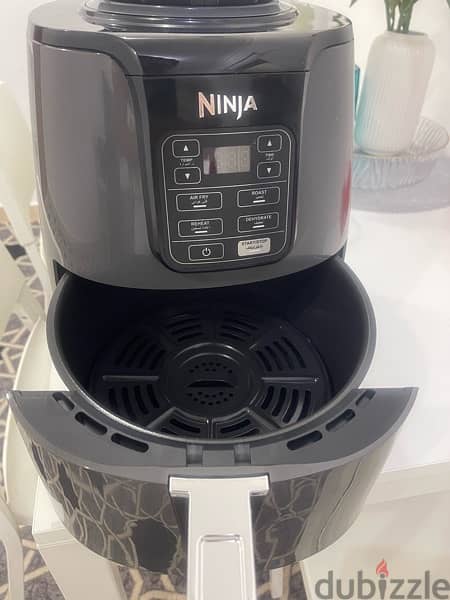 AIR FRYER 3.8L NEW, VERY CLEAN WITH BOX KD20 3