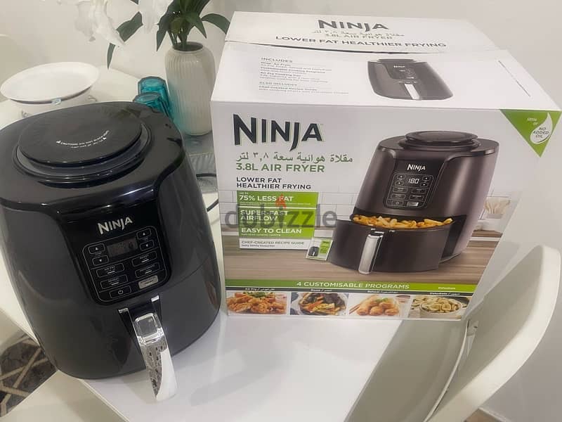 AIR FRYER 3.8L NEW, VERY CLEAN WITH BOX KD20 10