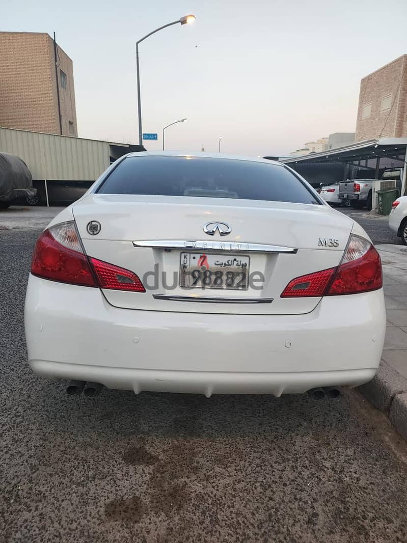 Infiniti M35 2008 1