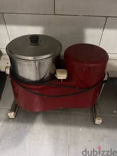 Brand : Santha. wed grinder in good condition