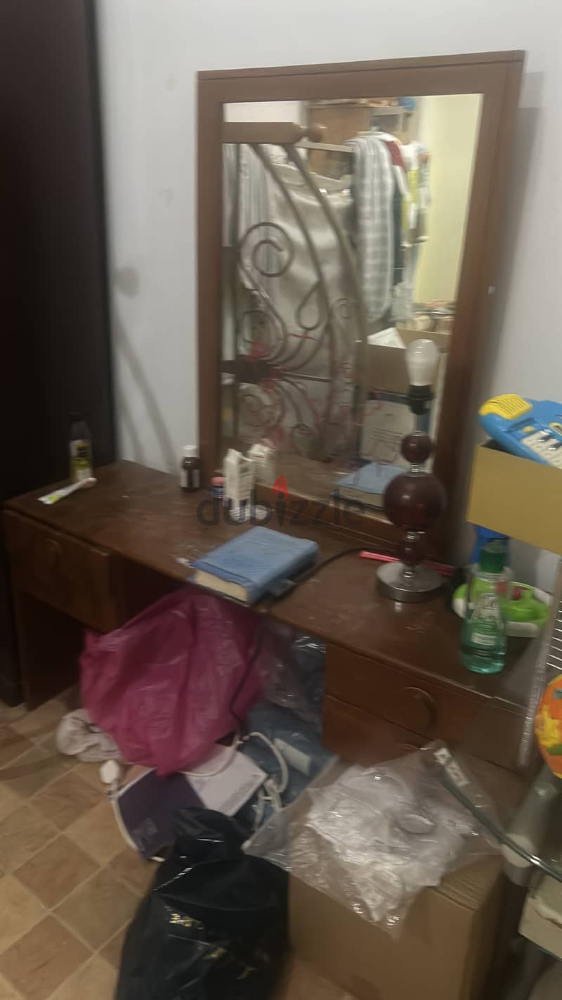 Expat leaving Kuwait sells all household items 6