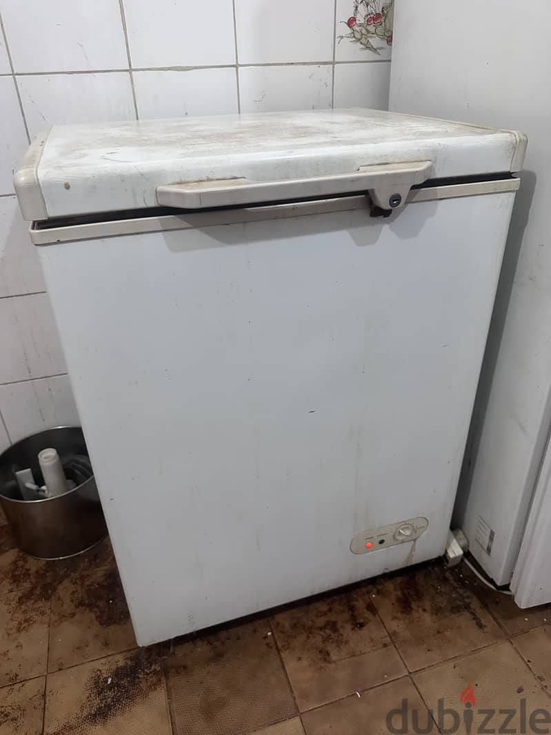 Expat leaving Kuwait sells all household items 9