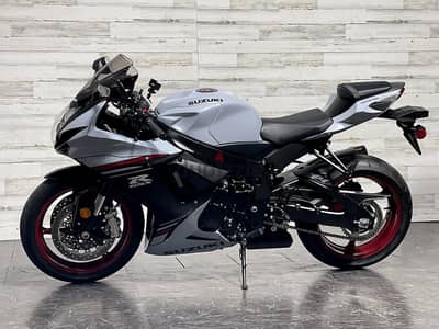 2023 Suzuki gsx-R600 (+97466574363)