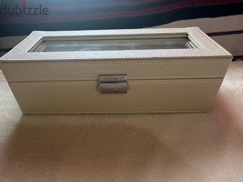 throw away price !!!! Brand New women watch box for sale 1