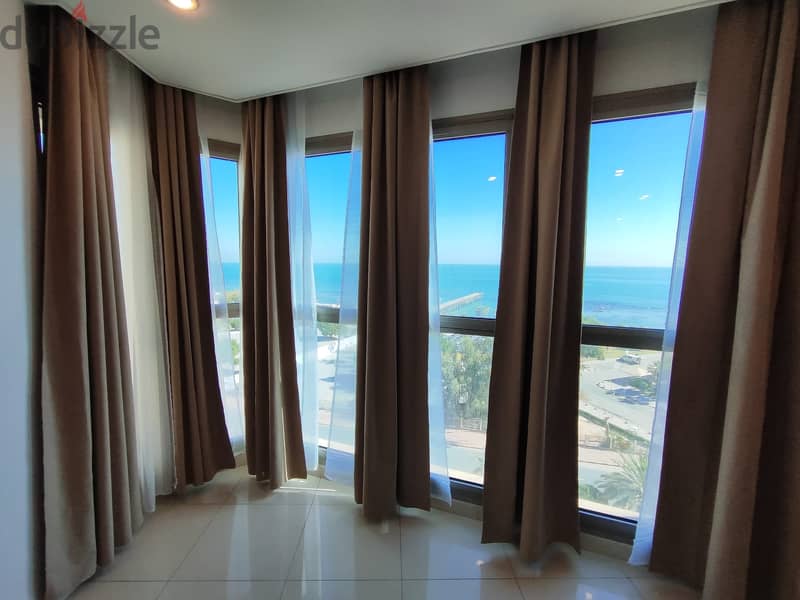 Luxury 2-Bedroom Apartment with Stunning Sea Views in Fintas 15