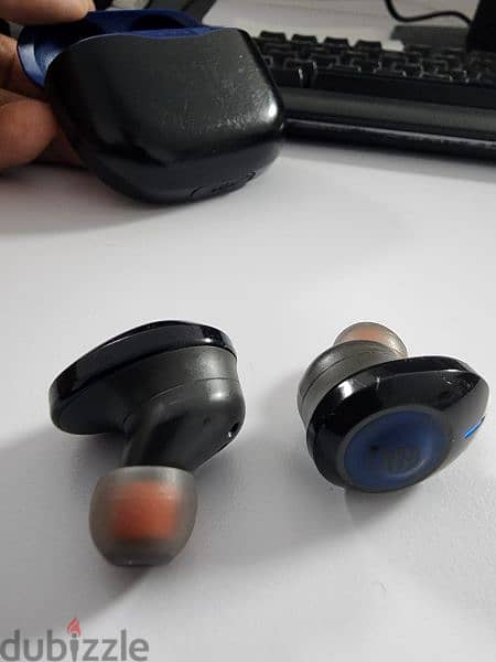 JBL buds 1