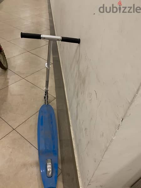 100percent authentic razor scooter brand new used for 2 hours 2