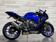 2023 Yamaha R1  +974 6657 4363