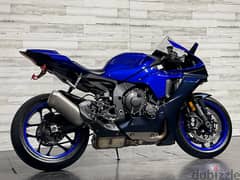 2023 Yamaha R1    +974 6657 4363