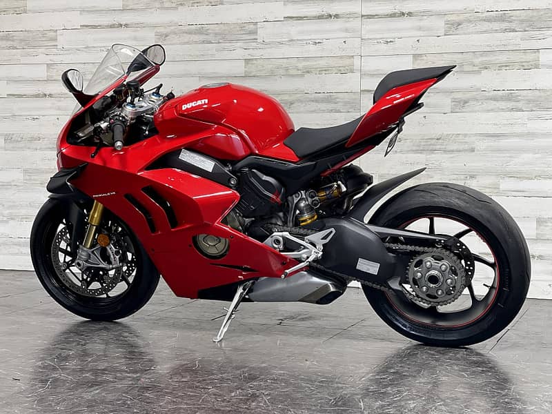 2021 Ducati Panigale V4 S (+971561943867) 0