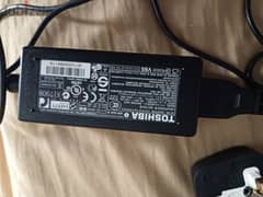 Toshiba original 19v charger