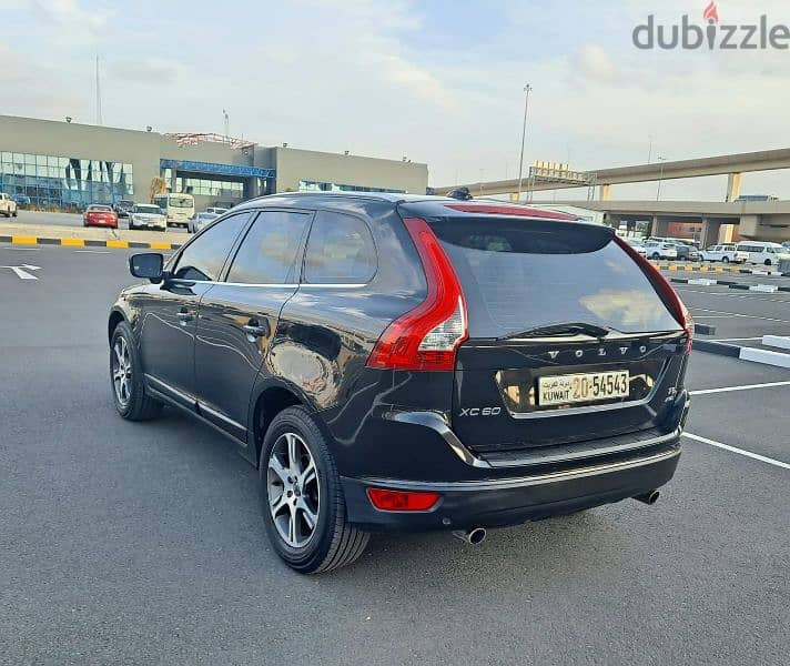 Volvo XC60 - 2012 Black 4