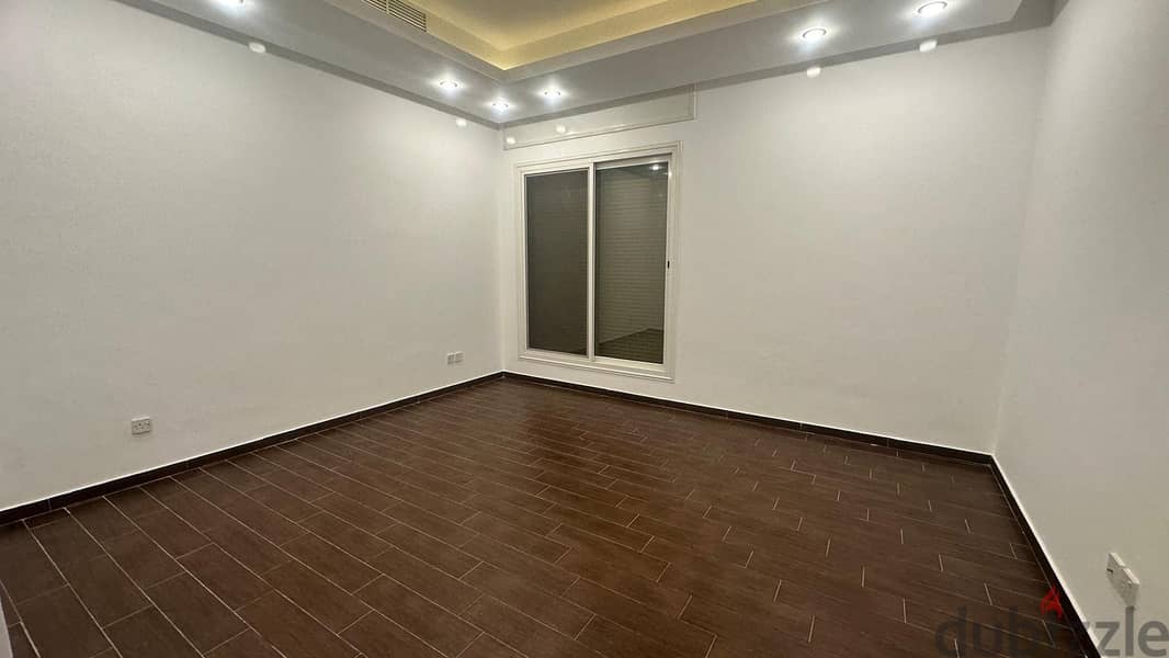 Ground floor 3 BR with garden 6