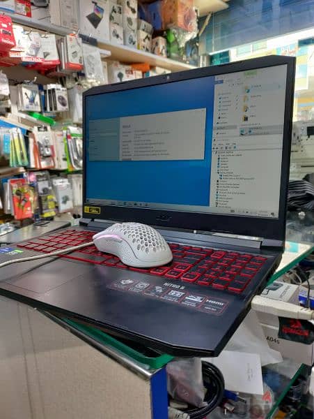 Acer nitro 5 I7 512 GB SSD 16 GB ram Nvidia graphics 3050 neat clean 4