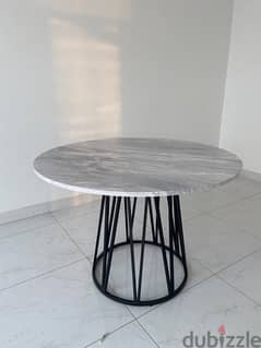 Dinidng table for sale 25 KD only !!! 0