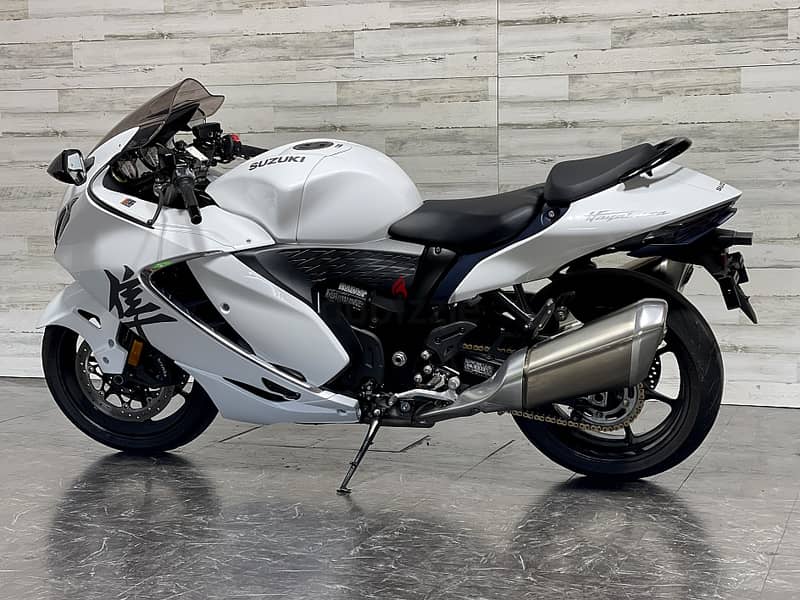 2022 suzuki GSX S1300 (+971561943867) 2