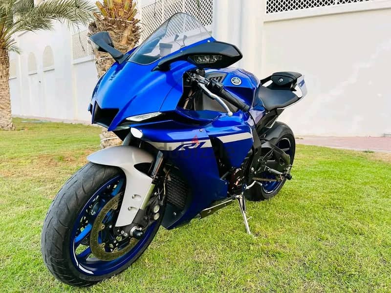 2020 yamaha yzf r1 available (+971561943867) 2