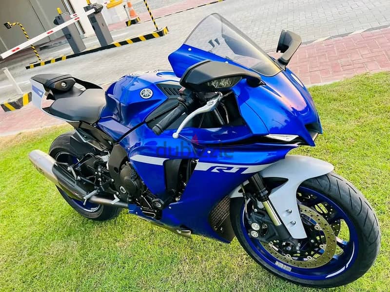 2020 yamaha yzf r1 available (+971561943867) 3