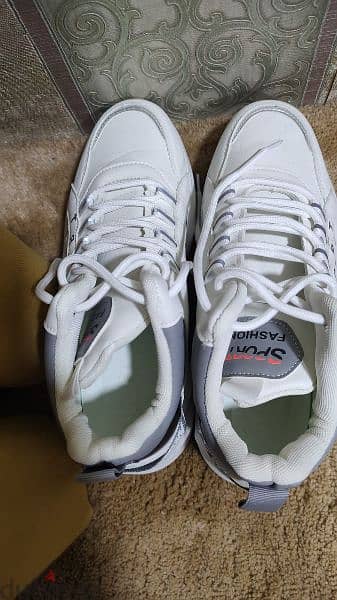 White  sport shoes for men 0