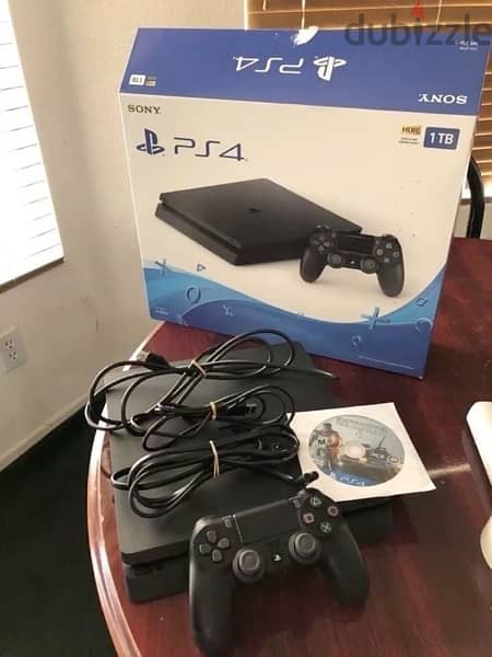 PlayStation 4 slim 1