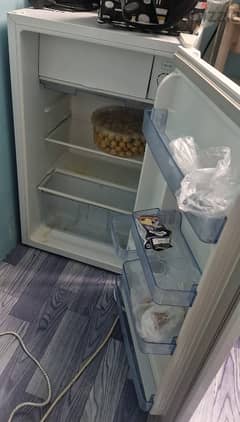 Fridge & wardrobe