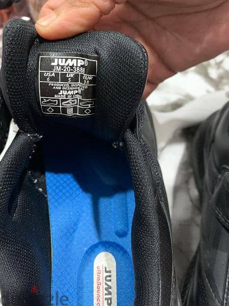 school shoes brand: Jump 1