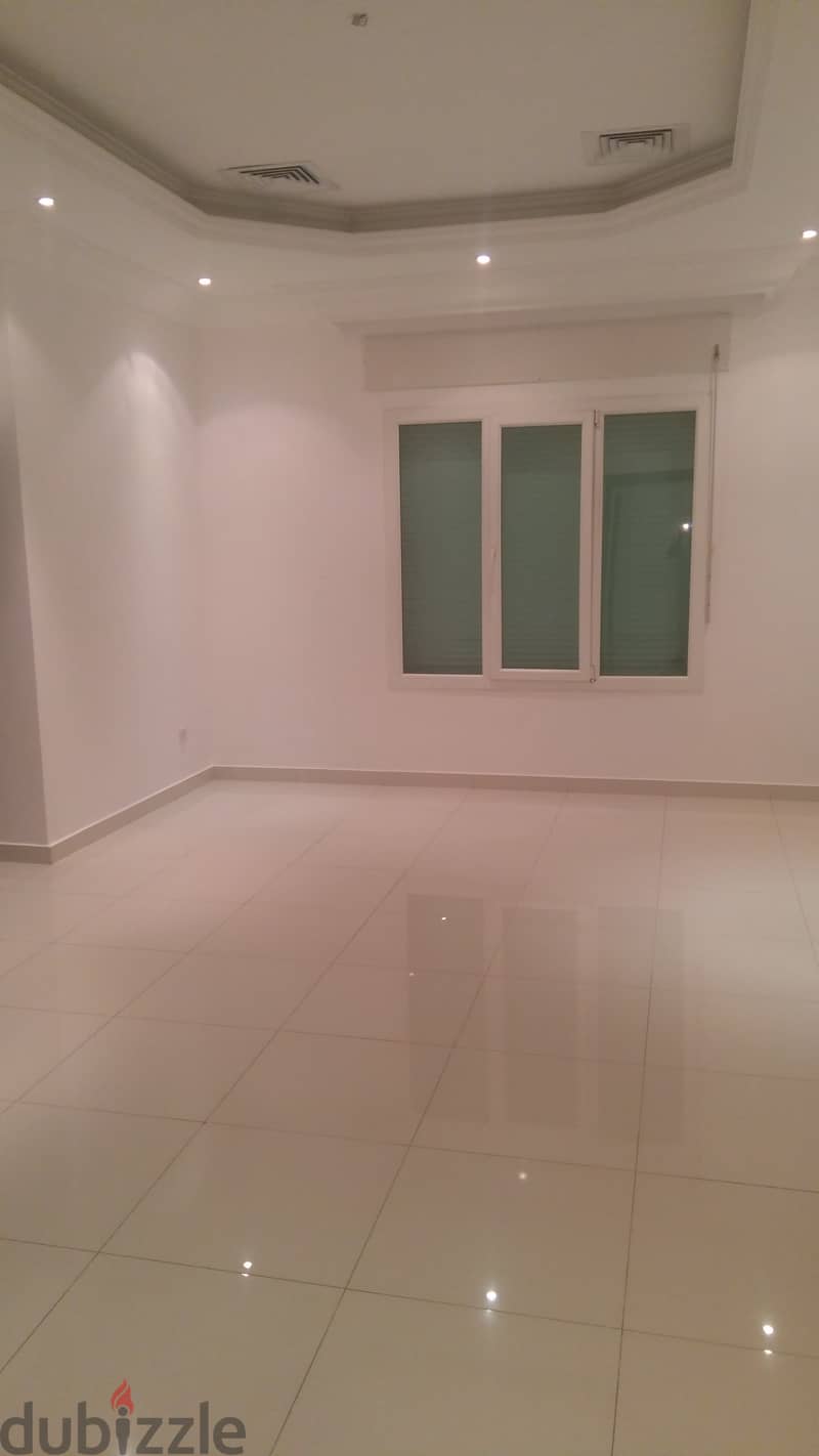 Huge 3 bedroom Apt in the heart of mangaf! 0