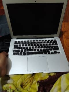 Mac book 2017 with good condition