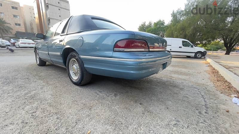 Ford Crown Victoria 1993 4