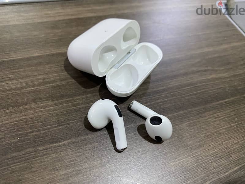 Apple airpods 3’rd generation 1