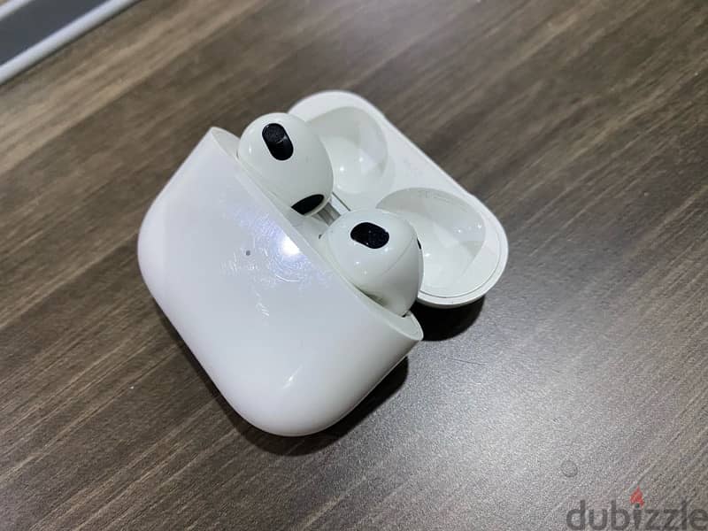 Apple airpods 3’rd generation 2