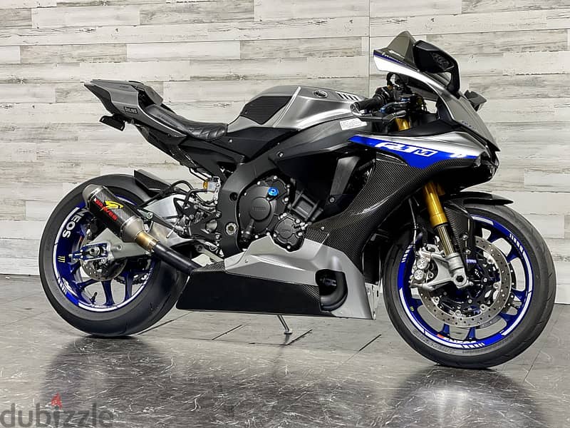 2017 Yamaha YZF R1M available 3