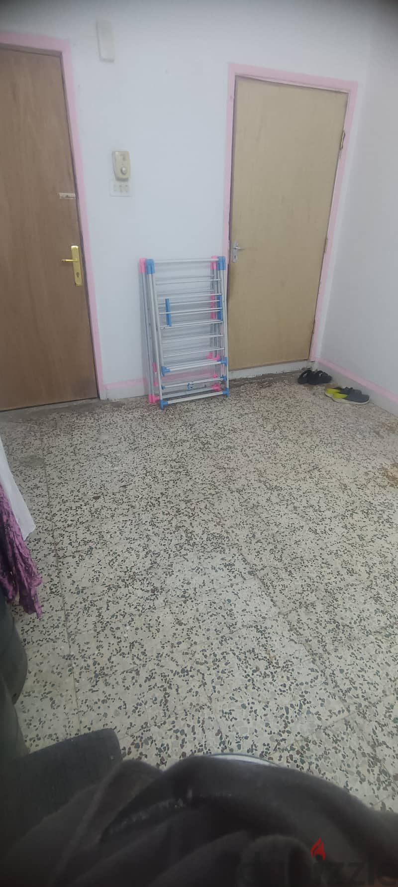 Need one bechelor for room share in salmiya block -12 3