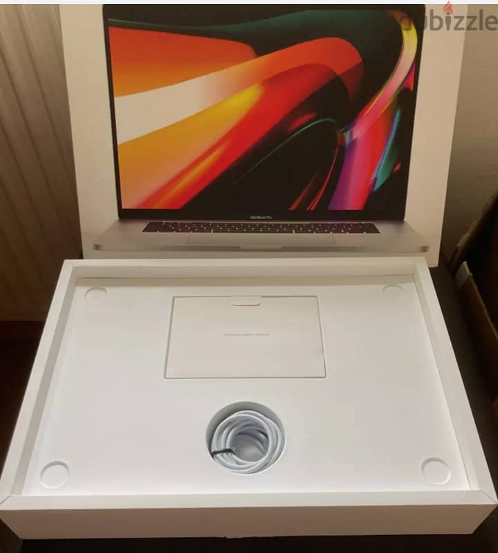 2019 Apple MacBook Pro 16 inch + (512GB SSD, Intel Core i7 2.6Ghz + 1 1