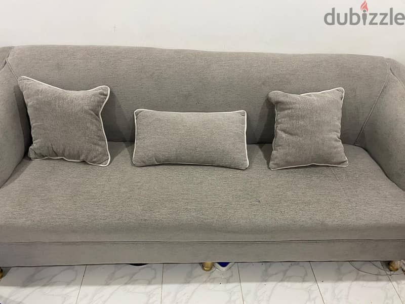 4 seater very good sofa 1