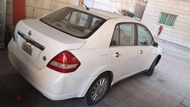 Nissan Tiida 2008 3