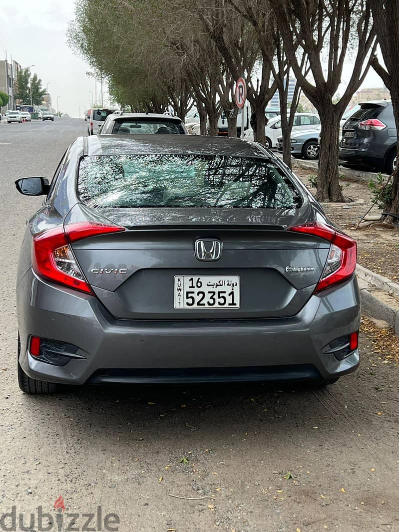 Honda Civic 2018 First Owner Car 5