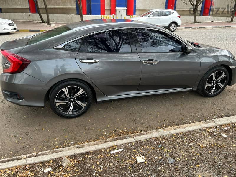 Honda Civic 2018 First Owner Car 6