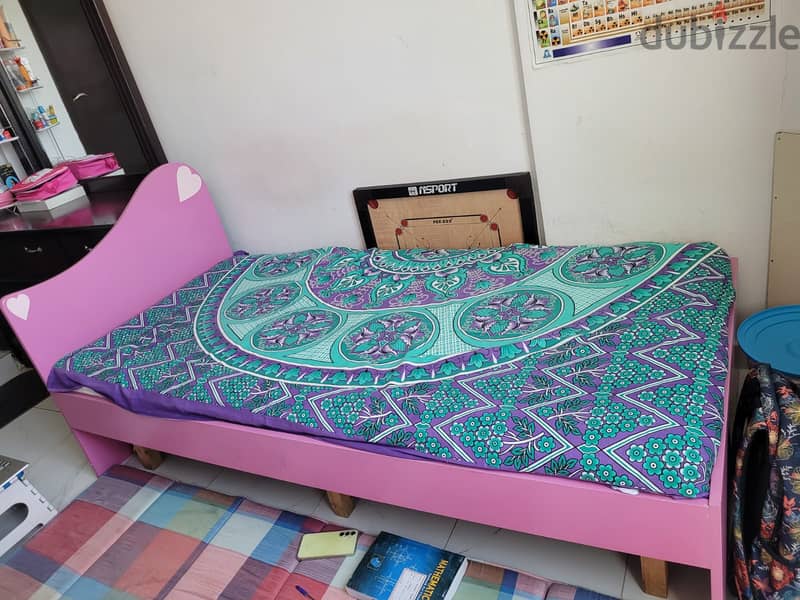 Single bed without mattress 0