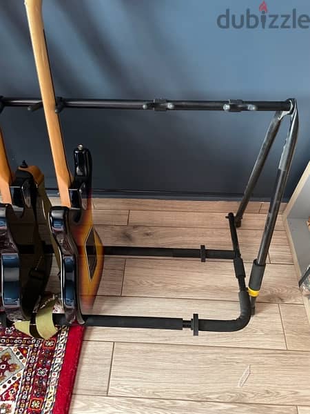 guitar stand 1