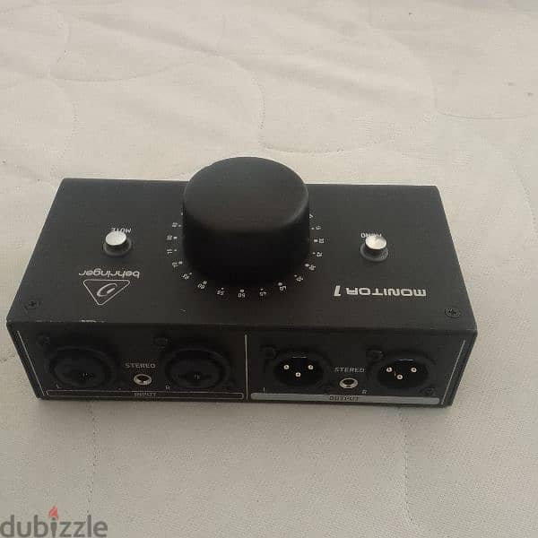 behringer monitor 1 control . 3